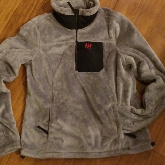 Abercrombie & Fitch Tops - Gray fleece